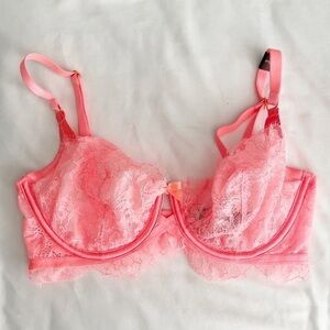 NWOT VICTORIA’S SECRET Very Sexy Unlined Demi Bra Coral Lace 32DD